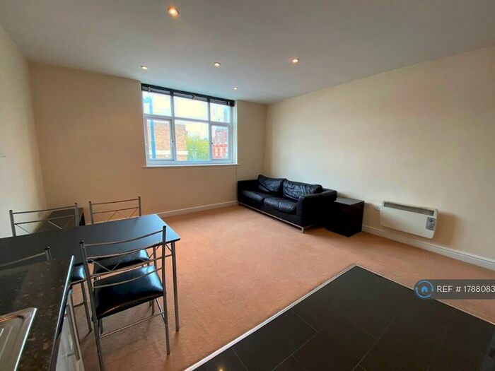 1 Bedroom Flat To Rent In Commercial Road, Swindon, SN1