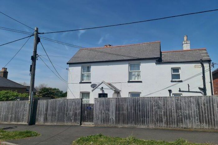 4 Bedroom End Of Terrace House To Rent In Solent View Road, Cowes, PO31