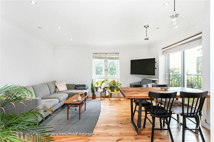 2 Bedroom Apartment To Rent In Amhurst Road, London, E8