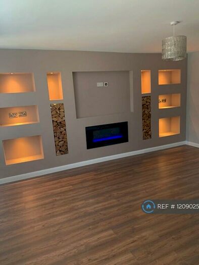 3 Bedroom End Of Terrace House To Rent In Stoneton Grove, Birmingham, B29