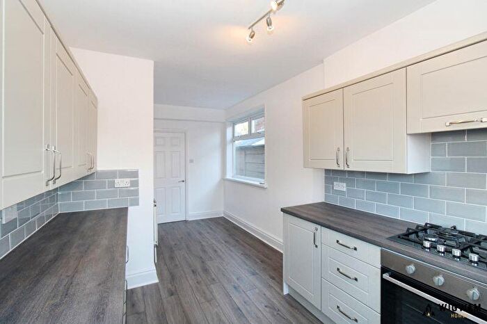 3 Bedroom End Of Terrace House For Sale In National Avenue, Hull, HU5