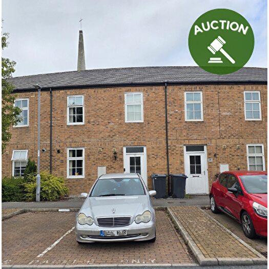 3 Bedroom Mews For Sale In Littlelands, Cottingley, Bingley, BD16