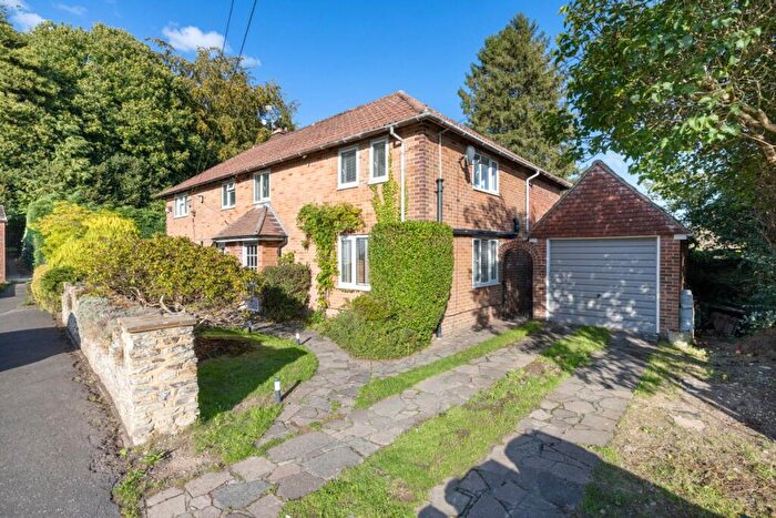 3 Bedroom Semi-Detached House For Sale In Whitfield Close, Haslemere, Surrey, GU27