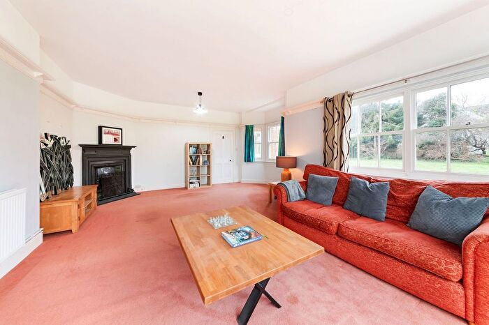 4 Bedroom Detached House For Sale In Norman Avenue, Abingdon, OX14