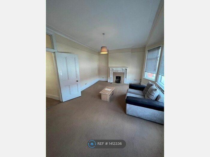 2 Bedroom Flat To Rent In Muswell Hill Broadway, London, N10