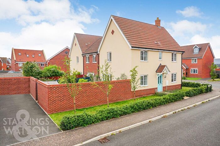 3 Bedroom End Of Terrace House For Sale In Peacock Way, Attleborough, NR17