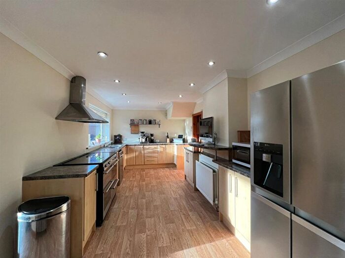 3 Bedroom Semi-Detached House For Sale In Wayside, Marsden, South Shields, NE34