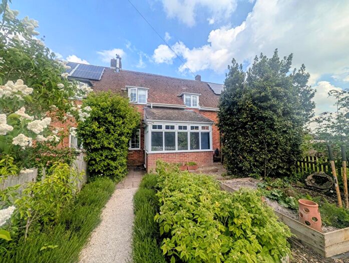 2 Bedroom House To Rent In Stanbury Road, SP11