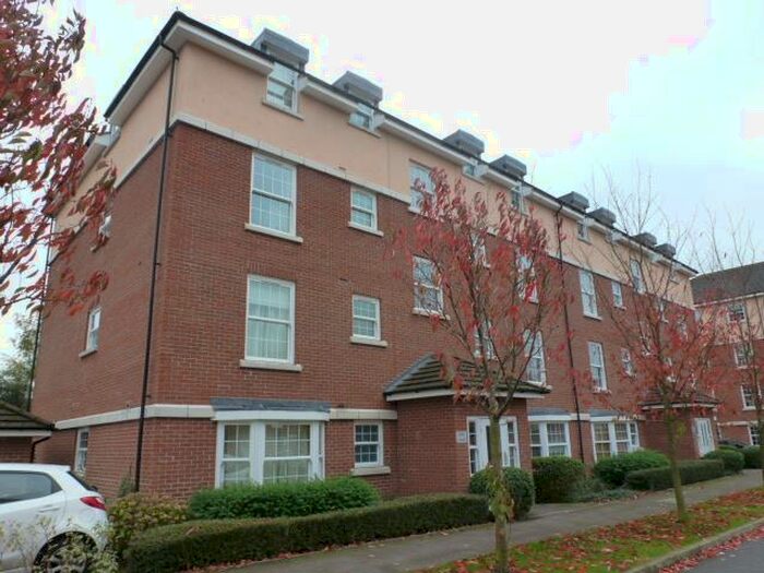 2 Bedroom Apartment To Rent In Merrifield Court, Welwyn Garden City, AL7