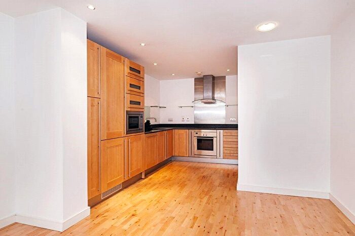 2 Bedroom Apartment To Rent In Garden Walk, Shoreditch, London, EC2A