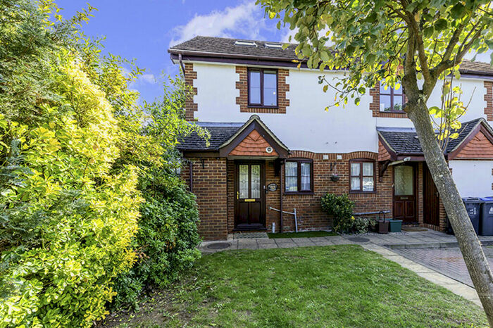 3 Bedroom End Of Terrace House To Rent In Lenelby Road, Surbiton, KT6