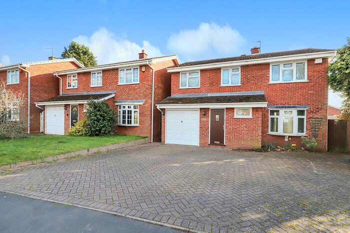 4 Bedroom Detached House To Rent In Richmond Drive, Perton, Wolverhampton, WV6