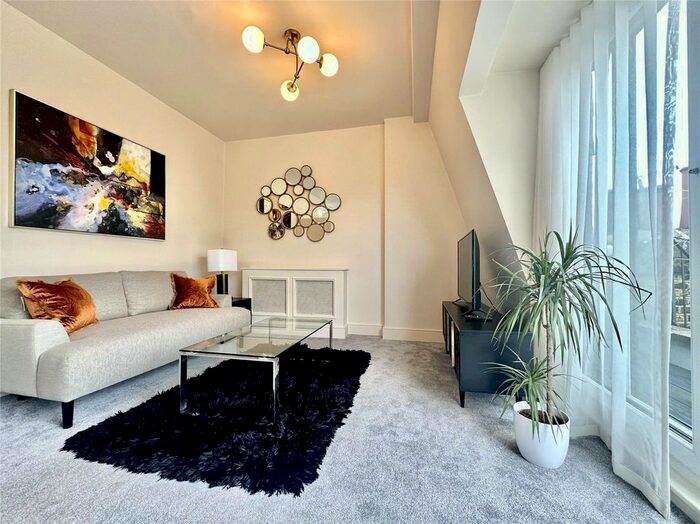 2 Bedroom Flat To Rent In Nevern Square, London, SW5