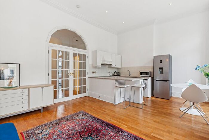 2 Bedroom Flat To Rent In Randolph Avenue, Little Venice, W9