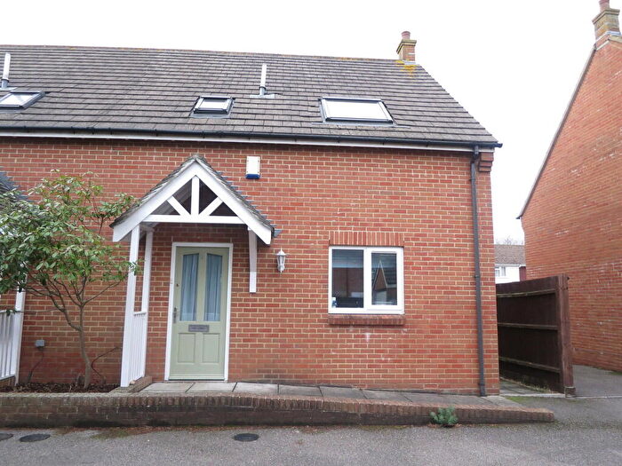 4 Bedroom Detached House To Rent In Hartmoor Gardens, Ensbury Park, Bournemouth, BH10