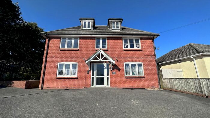 2 Bedroom Maisonette To Rent In Upper Road, Parkstone, Poole, BH12