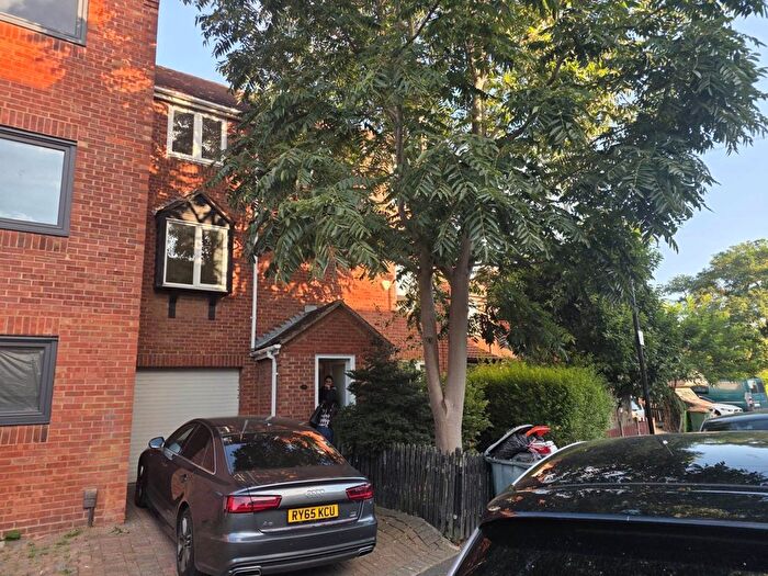 4 Bedroom Terraced House To Rent In Linton Gardens, Beckton, E6