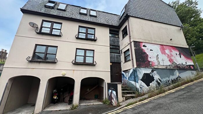 1 Bedroom Flat To Rent In Castle Hill Court, Liskeard, Cornwall, PL14