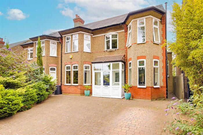 8 Bedroom Semi-Detached House For Sale In Fords Grove, London, N21