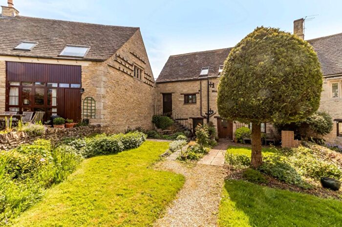 2 Bedroom House For Sale In Priors Court, Baunton, Cirencester, Gloucestershire, GL7