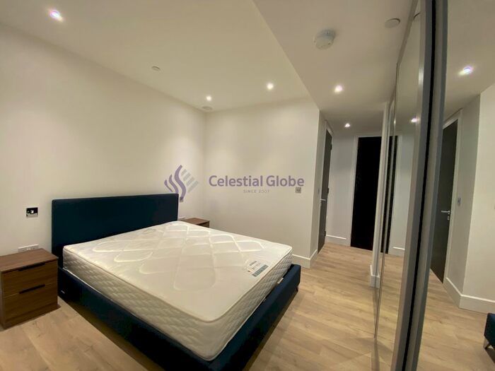 1 Bedroom Flat For Sale In Piazza Walk, London, E1
