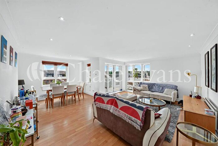 3 Bedroom Flat For Sale In St Davids Square, Isle Of Dogs, London, E14