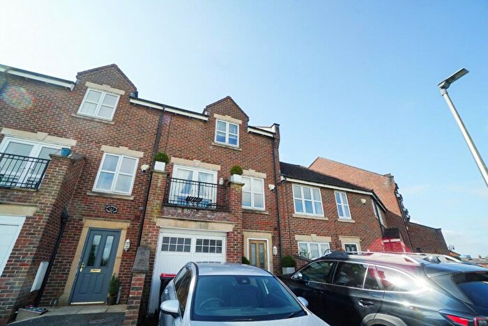4 Bedroom Town House To Rent In Boughton Hall Avenue, Chester, Cheshire, CH3