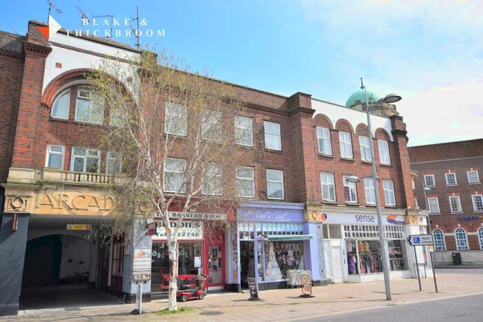 4 Bedroom Flat For Sale In Arcade Mansions, Station Road, Clacton-on-Sea, CO15