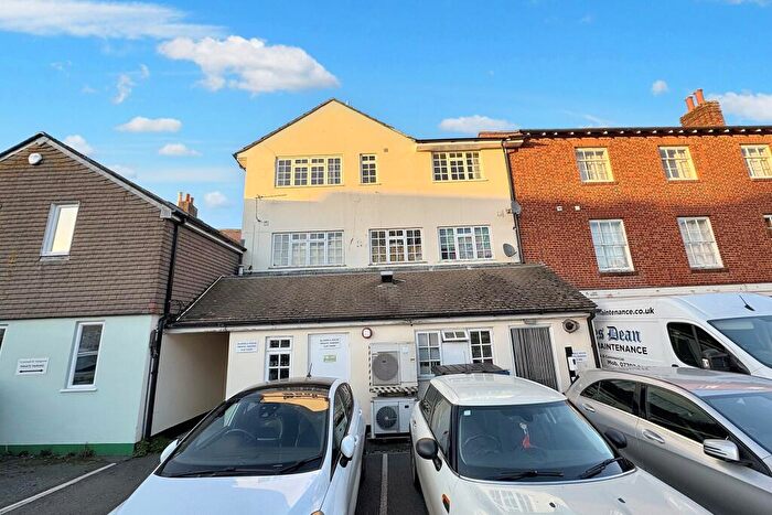 2 Bedroom Flat For Sale In Wimborne, BH21