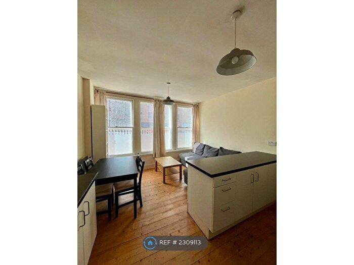 1 Bedroom Flat To Rent In Buccleuch Street, Edinburgh, EH8