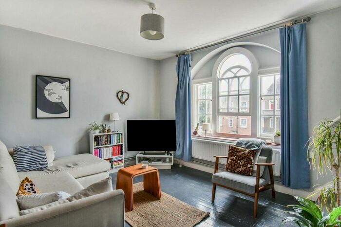 3 Bedroom Flat To Rent In Albion Avenue, London, SW8