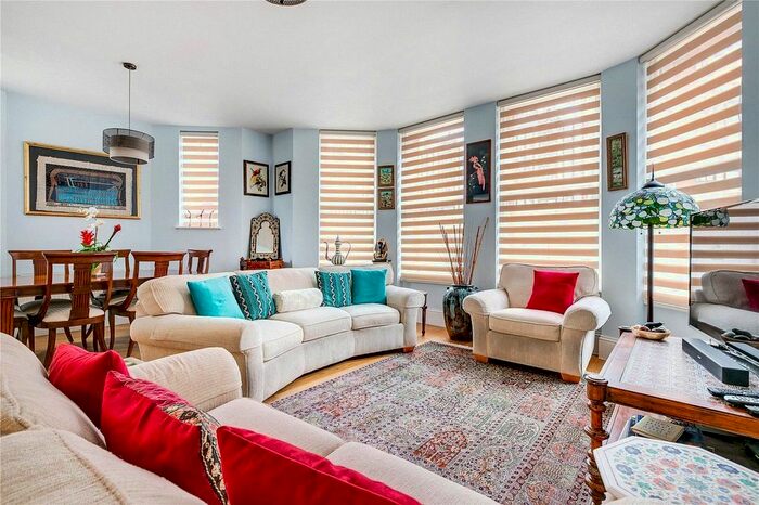 2 Bedroom Flat To Rent In Nevern Square, Earls Court, SW5