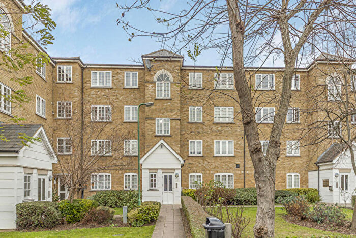 2 Bedroom Flat For Sale In Elizabeth Fry Place, Woolwich, SE18