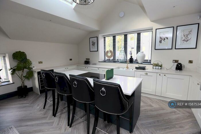 2 Bedroom Flat To Rent In Tapton Elms Coach House, Sheffield, S10