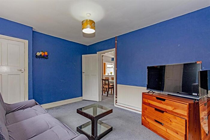 2 Bedroom Semi-Detached House For Sale In Cemetery Road, Danesmoor, Chesterfield, S45