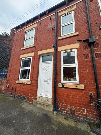 2 Bedroom Terraced House To Rent In Kelsall Grove, Hyde Park, Leeds, LS6