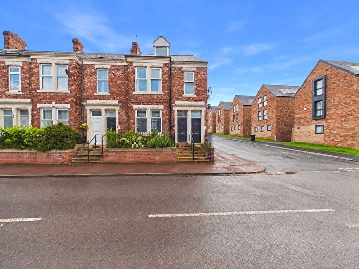 3 Bedroom Flat To Rent In Brighton Road, Gateshead, NE8
