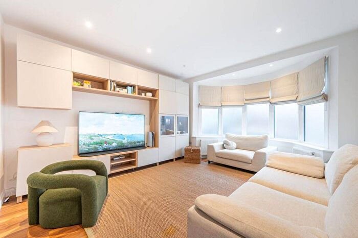 3 Bedroom Terraced House To Rent In Dollis Hill Lane, Dollis Hill, London, NW2