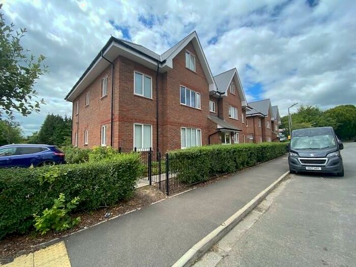 1 Bedroom Apartment To Rent In Gilletts Lane, High Wycombe, HP12