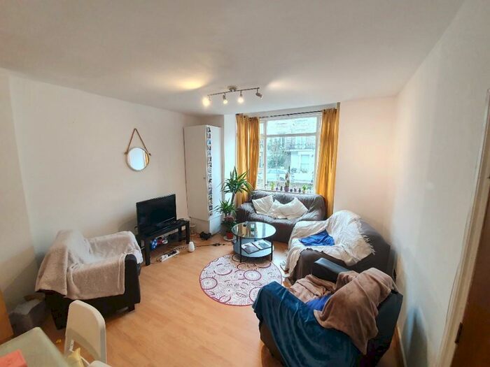 3 Bedroom Flat To Rent In Davenant Road, London, N19
