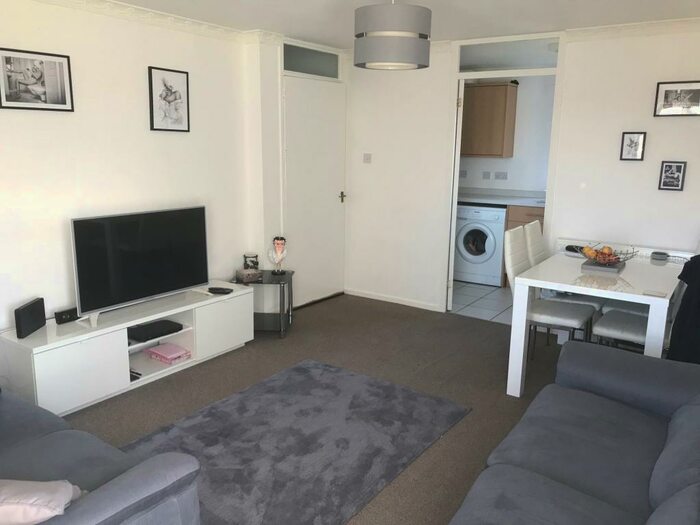 1 Bedroom Flat To Rent In Browning Walk, Corby, NN17