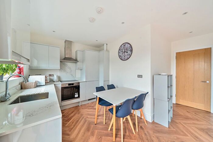 2 Bedroom Flat To Rent In Solomons Hill, Rickmansworth, WD3