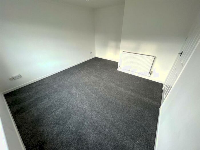 2 Bedroom Flat To Rent In Flatford Drive, Clacton-On-Sea, CO16