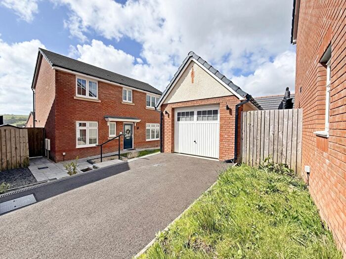 3 Bedroom Detached House For Sale In Comin Y Coed, Tonyrefail ., CF39