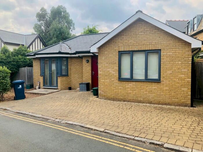 3 Bedroom Bungalow To Rent In Mountfield Road, Ealing, W5