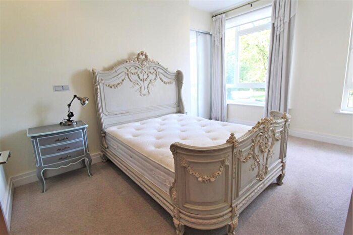 2 Bedroom Apartment To Rent In Clarendon Avenue, Leamington Spa, CV32
