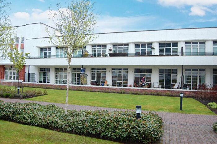 3 Bedroom Flat To Rent In Cairnhill View, Bearsden, East Dunbartonshire, G61