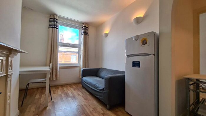 2 Bedroom Property To Rent In High Road, Willesden, NW10