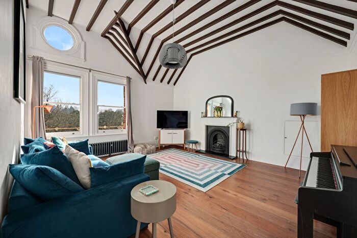 3 Bedroom Flat For Sale In Yester Road, Chislehurst, BR7