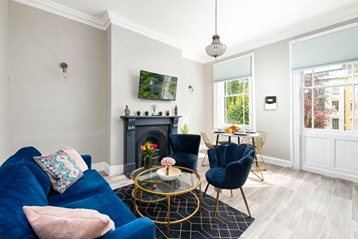 2 Bedroom Flat To Rent In Flat, Kingsdown Parade, Bristol, Avon, BS6